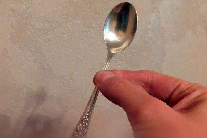 Bakıda ər arvadını çay qaşığı ilə döydü