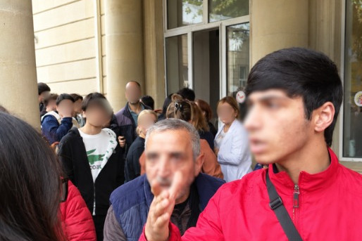 Media işçilərini döyən şagird iki il sinifdə qalıbmış