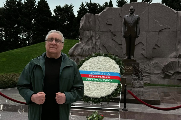 Gennadi Xazanov Fəxri xiyabanı ziyarət edib - FOTO