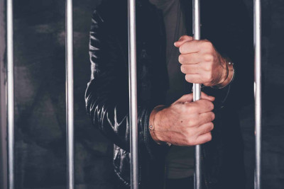 Səbail: 8-ci polis bölməsində saxlanılan şübhəli şəxs ölüb