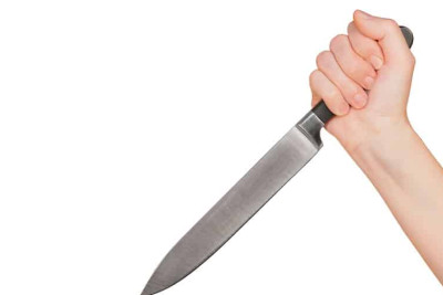 Bakıda kişi qadın tərəfindən bıçaqlanıb