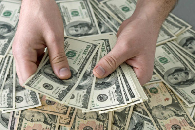 Bakının Xətai rayonunda 40 min dollar dələduzluq yolu ilə ələ keçirilib