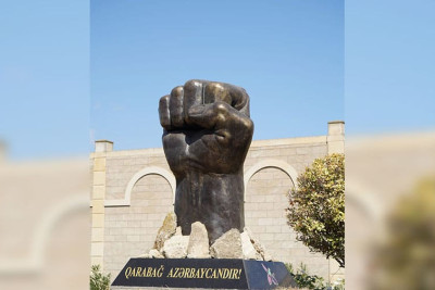 “Dəmir yumruq” abidəsi ucaldılıb