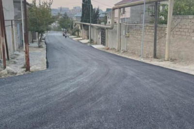 Qaraçuxur qəsəbəsinin yollarına asfalt örtüyü vurulur