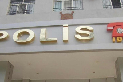 Bakıda kişi qadın tanışına hədə-qorxu gələrək pulunu alıb