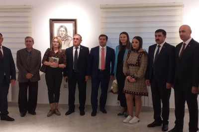 Bakıda Meksika səfirinin yerli rəssamla birgə sərgisi açılıb