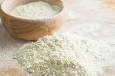 Bakıda marketlərdən birindən alınan undan qurd çıxıb