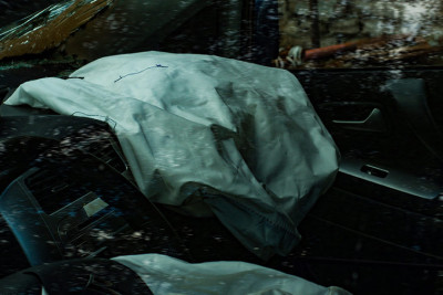 Yasamal rayonunda avtomobil işıqfor dirəyini aşırıb