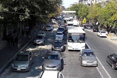 Ağa Nemətulla küçəsində sıxlıq müşahidə olunur