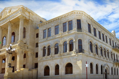 700 min manatdan çox pul mənimsəyən qadına qarşı cinayət işi açılıb