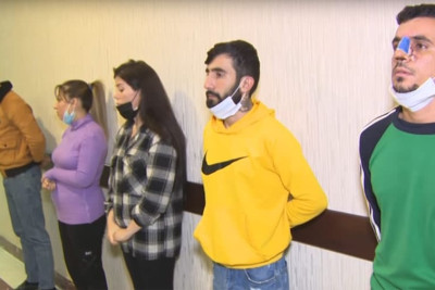 Bakıda polis bank kartlarından pul oğurlayan dələduzları saxlayıb