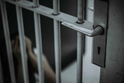 Bakıda inzibati həbs cəzası almış gənc oğlan özünü öldürüb