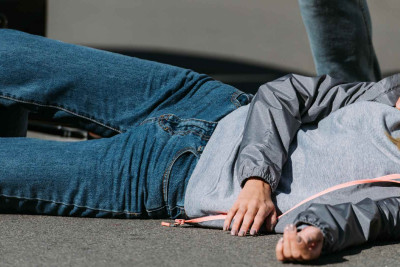 Xətai rayonunda 20 yaşlı gənc qızı avtomobil vurub