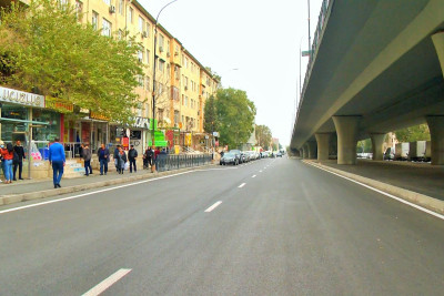 Nəsimi rayonunda avtomobil yolu təmir olunub