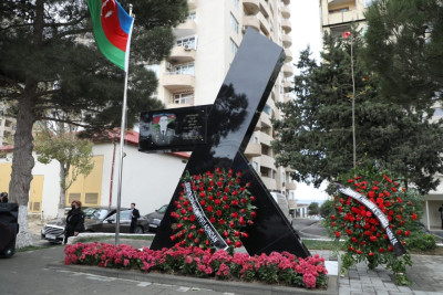 Xətai rayonunda Vətən müharibəsi şəhidi kapitan Nəcəf Şikarovun adı əbədiləşdirilib