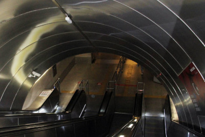 Bakı Metropolitenində su borusu partlayıb