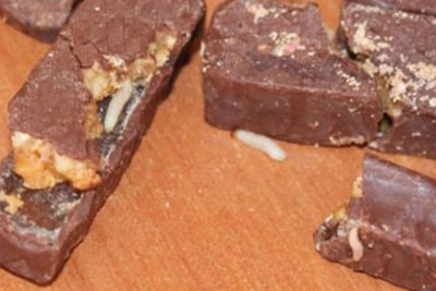 Bakıda konfetdən qurd çıxdı