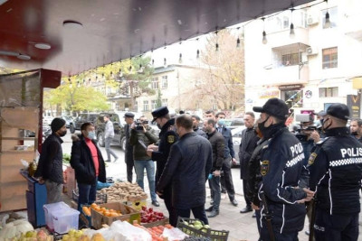 Bakı şəhəri ərazisində küçə ticarətinə qarşı reydlər keçirilib