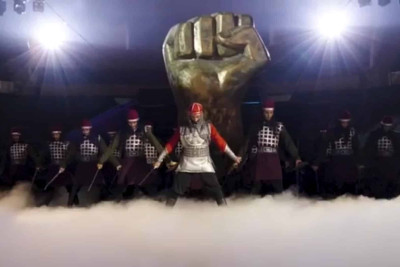 Bakı Dövlət Sirki “Dəmir yumruq” adlı kompozisiya yaradıb