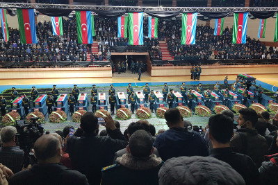 Cənazələr son mənzilə yola salınırlar
