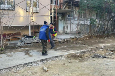Nəsimi rayonunda abadlıq-quruculuq işləri davam edir