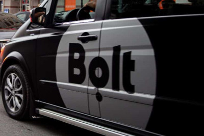 Aeroport yolunda “Bolt” şirkətinin sürücüsü qəza törədib