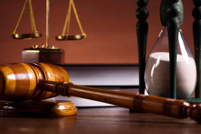 15 yaşlı gənci bıçaqla hədələyən şəxslərə hökm oxunub