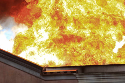 Bakıda “Ulduz” metro sansiyasının yaxınlığında yanğın baş verib