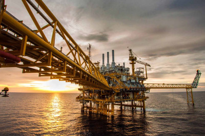 “Neft Daşları”nda baş vermiş qəza zamanı itkin düşən neftçinin meyiti tapılıb