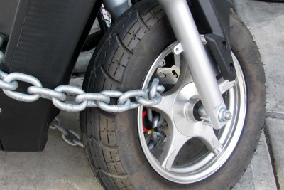 Xətai rayonunda moped qaçıran keçmiş məhkum tutulub