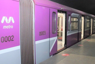 Gənc oğlan metro vaqonunda özünü yandırmaq istəyib