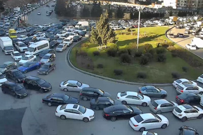 Bakının daha bir prospektində sıxlıq yaranıb