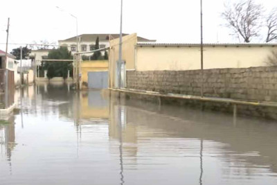 Türkan qəsəbəsinin bir küçəsində kanalizasiya sistemi yoxdur