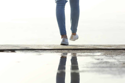 Bakıda 18 yaşlı qız intihar edib