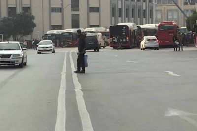 Bakının mərkəzində yerdəki nişanlar yerini dəyişiblər