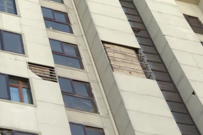 Nərimanov rayonu ərazisində 9 mərtəbəli yaşayış binasında təhlükəli vəziyyət müşahidə edilir