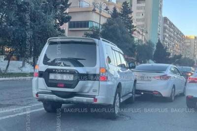 Nərimanov rayonunda zəncirvari qəza baş verib