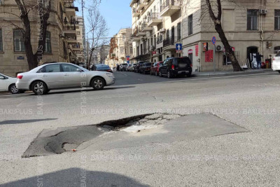 “Nizami” metrostansiyasının yaxınlığında avtomobil yolu çöküb