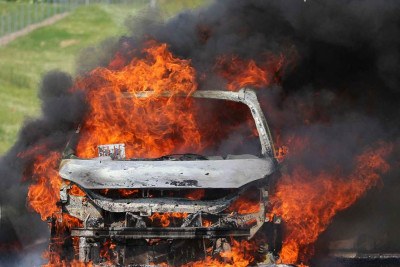 Xətai rayonunda minik avtomobili yanıb