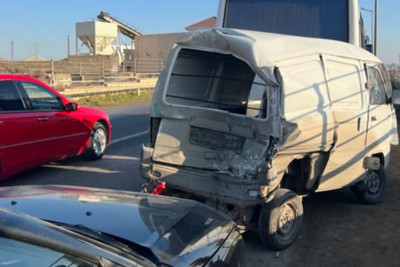 Binəqədi rayonunda avtobus qəza törədib