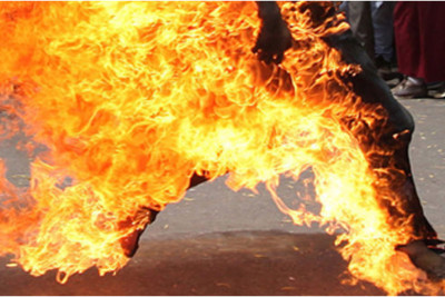 Bakıda faciəvi olay: kişi özünü yandıraraq intihar edib