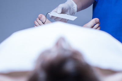 Bakıda mənzildən qadın meyiti aşkarlanıb