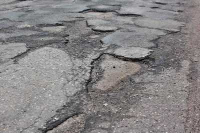 Xətai: Neapol 21, M1 ünvanında 1 kilometr yol bərbad vəziyyətdədir