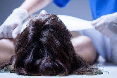 Bakıda qadın özünü 5-ci mərtəbədən ataraq intihar edib