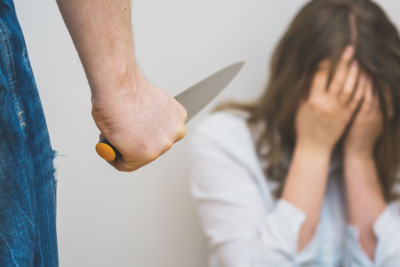 Xəzər rayonunda arvadını bıçaqlayan şəxsin məhkəməsi başlayır