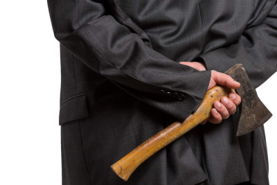 Əhmədlidə kişi yaşadığı mənzildə öz həyat yoldaşını baltaladı