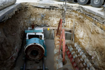 Heydər Əliyev prospektinin altından yeni elektrik naqilləri çəkilir