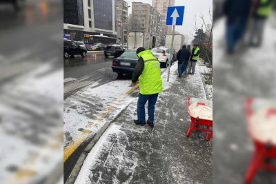 Nəsimi rayonunda yollar qardan təmizlənib