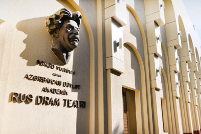 Koronavirus daha bir teatrı zəbt etdi: aktyorlar yoluxdu, tamaşalar təxirə salındı