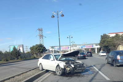 Bakı: bu gün 8 Noyabr prospektində daha bir yol qəzası baş verib